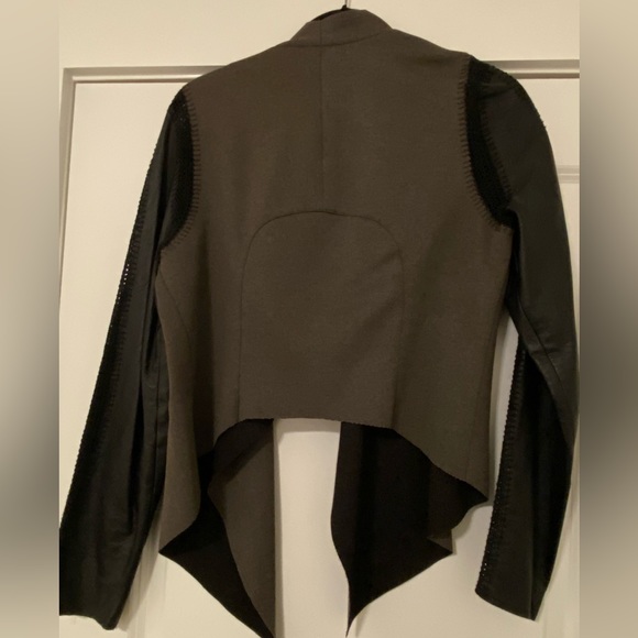 Cropped Blazer -  Knit & Leather - Picture 3 of 5